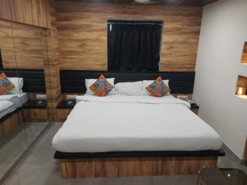 Glitz Hotels Sai Guest House - Nr Inorbit Mall Vashi Nová Bombaj Exteriér fotografie