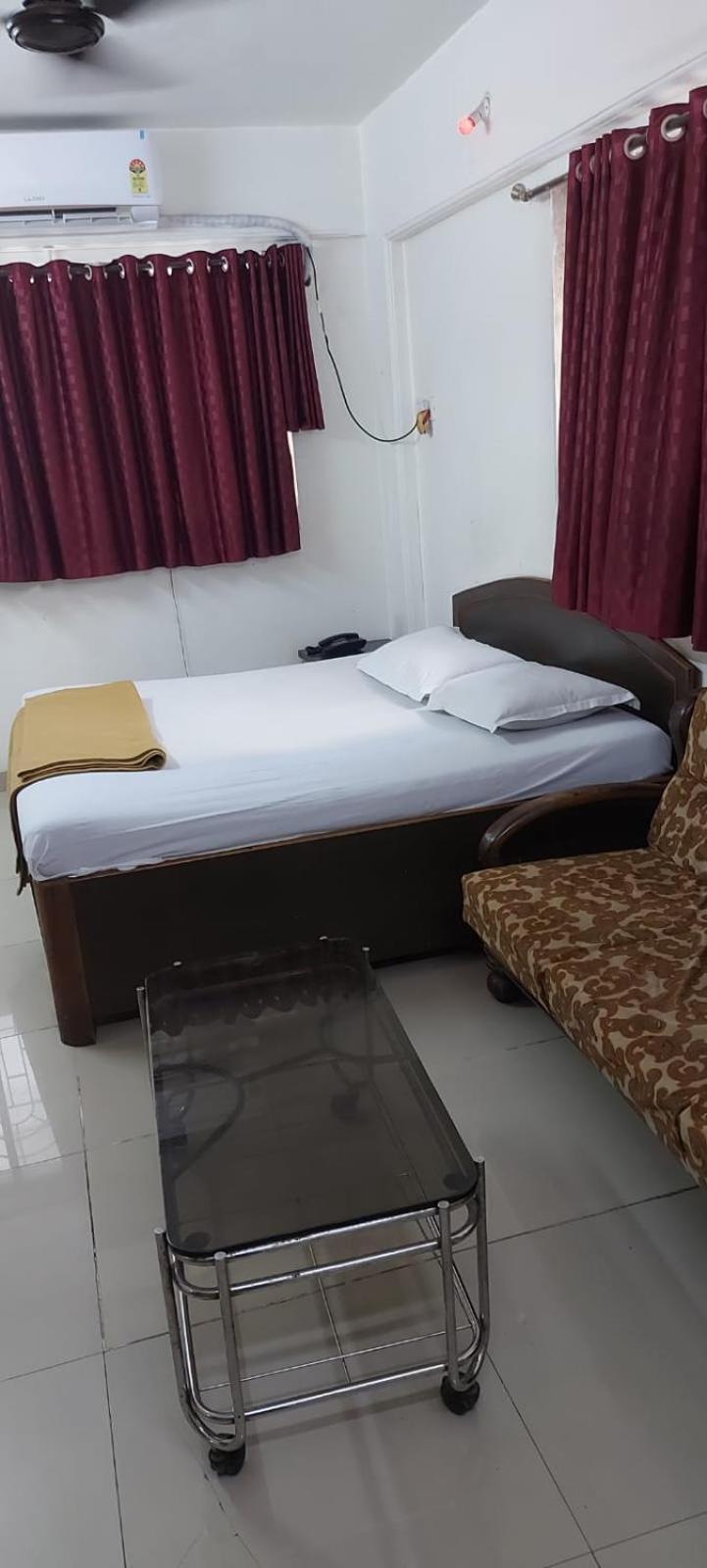 Glitz Hotels Sai Guest House - Nr Inorbit Mall Vashi Nová Bombaj Exteriér fotografie